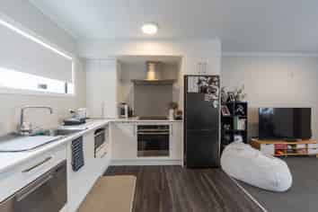 104/17 Vialou Street, Hamilton Central