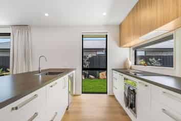 10 Baratheon Road, Rolleston