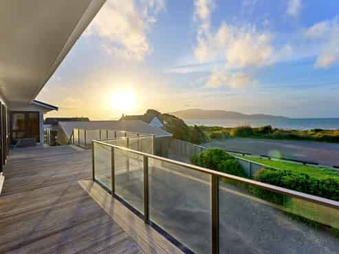 31 Oratia Street, WAIKANAE BEACH