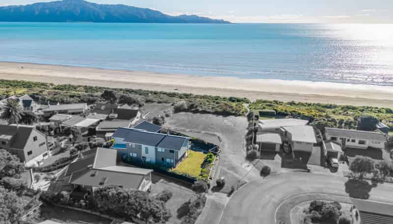 31 Oratia Street, WAIKANAE BEACH