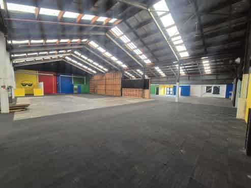 Big and Budget - Warehouse