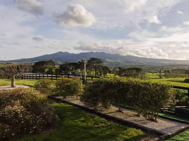 300 Grove Road, Te Pahu