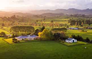 300 Grove Road, Te Pahu