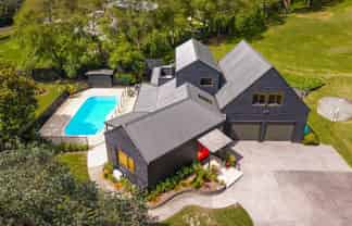 7 Attwood Road, Paremoremo