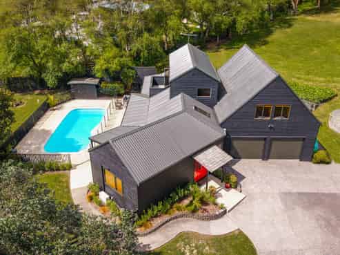 7 Attwood Road, Paremoremo