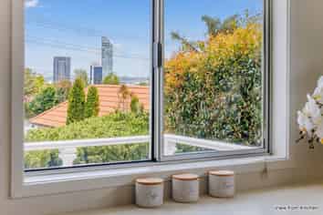 2/16 Jutland Road, Takapuna