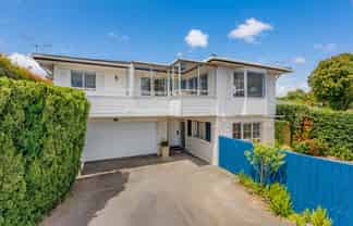 2/16 Jutland Road, Takapuna