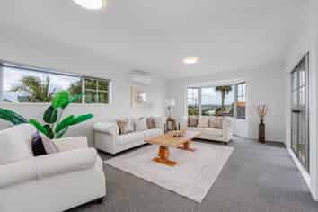 2/16 Jutland Road, Takapuna