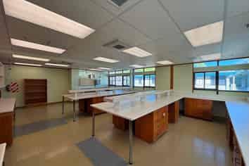 550sqm Office and Laboratory For Lease