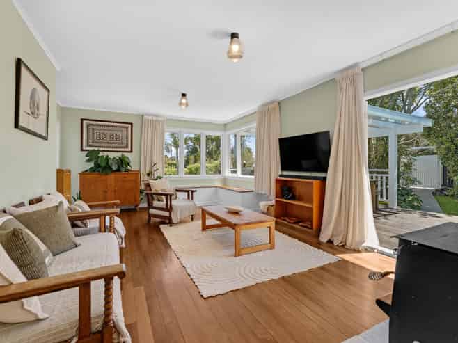 60 Mcentee Road, Waitakere