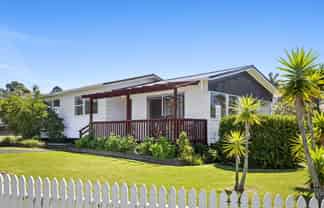 35 Fairway Avenue, Red Beach
