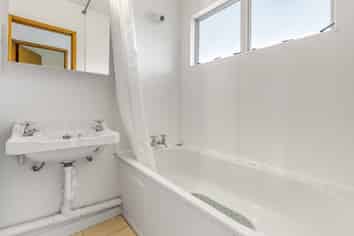 4/8A Kingsway Avenue, Sandringham