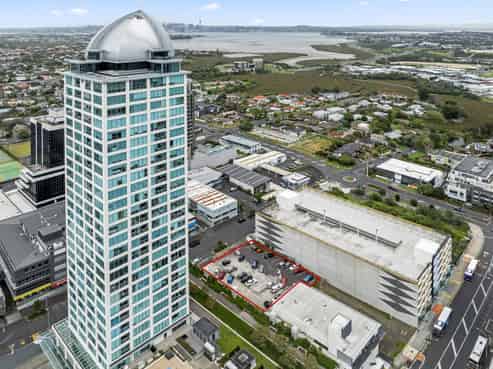 Takapuna Blank Canvas