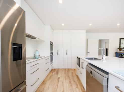 31 Kahuterawa Road, Turitea