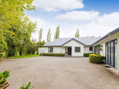 31 Kahuterawa Road, Turitea