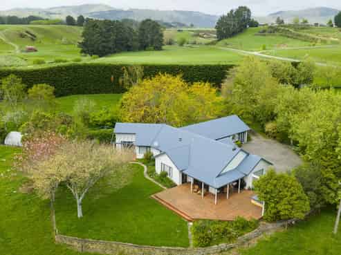31 Kahuterawa Road, Turitea