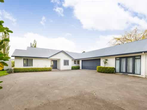 31 Kahuterawa Road, Turitea