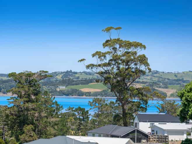 21 Brigitte View, Snells Beach