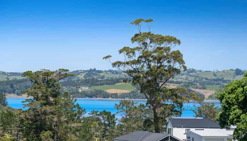 21 Brigitte View, Snells Beach
