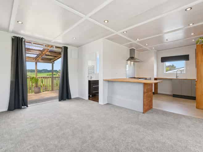 21 Brigitte View, Snells Beach