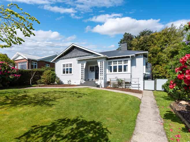 21 Thoreau Street, Concord