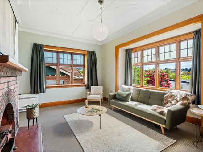 21 Thoreau Street, Concord