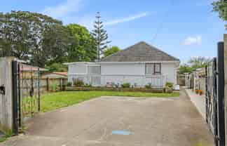 9 Lloyd Avenue, Papatoetoe