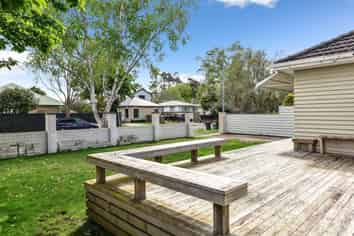 42 Montgomery Crescent, Bader