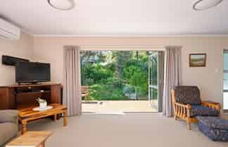 844 Cove Road, Waipu