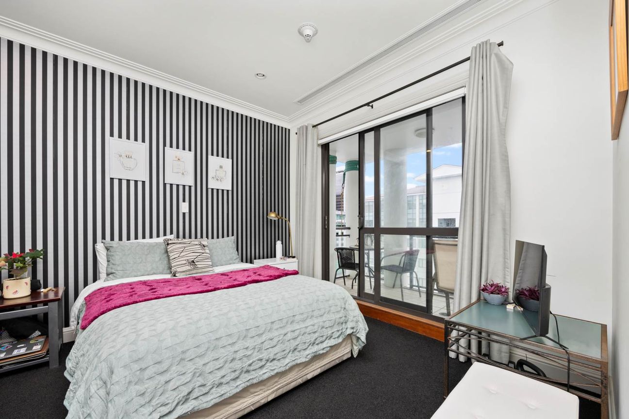 Penthouse Prestige - Resort Style Living! - Aanzicht 3