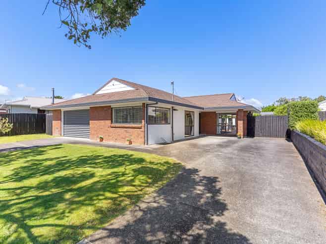 162 Carnoustie Drive, Wattle Downs