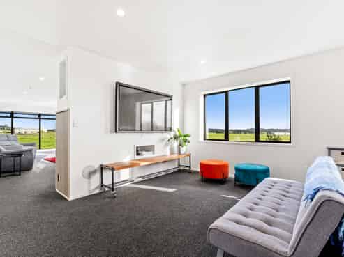 22 Runway Rise, Dairy Flat
