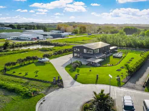 22 Runway Rise, Dairy Flat