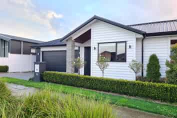 76 Maurice Kelly Road, Silverdale