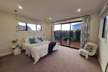 76 Maurice Kelly Road, Silverdale
