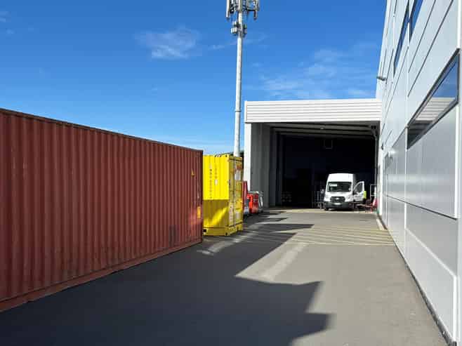 Showroom, Office, Warehouse with Canopy + Carparks