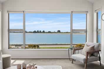 2/59 Beachville Road, Redcliffs