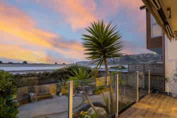 2/59 Beachville Road, Redcliffs