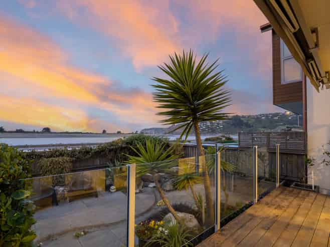 2/59 Beachville Road, Redcliffs