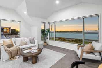 2/59 Beachville Road, Redcliffs