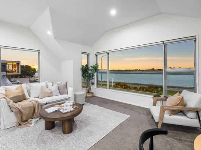 2/59 Beachville Road, Redcliffs