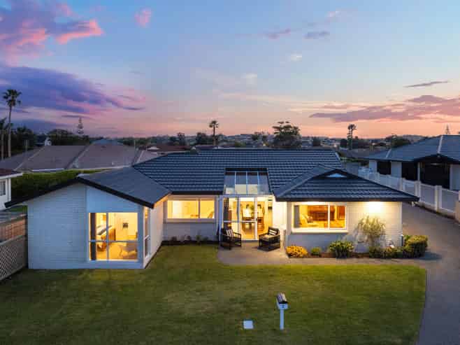 3 Lakeside Drive, Orewa