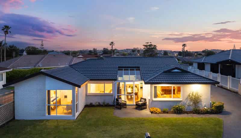 3 Lakeside Drive, Orewa