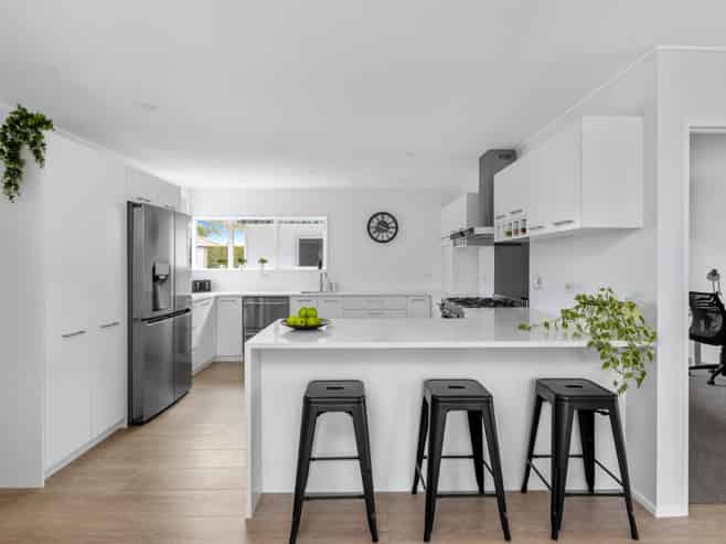 3 Lakeside Drive, Orewa