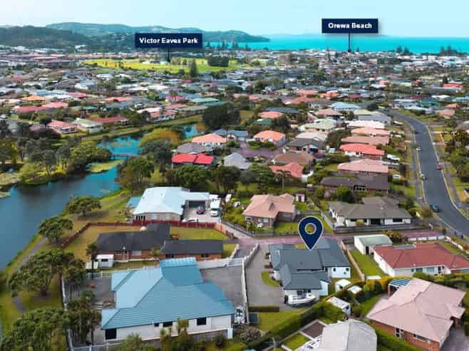 3 Lakeside Drive, Orewa