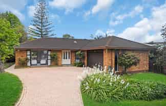 25 Lexington Drive, Botany Downs