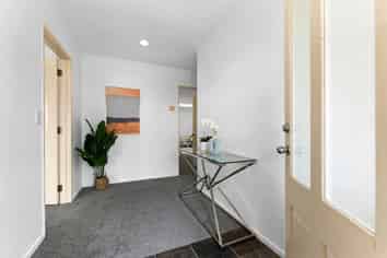 25 Lexington Drive, Botany Downs