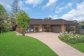 25 Lexington Drive, Botany Downs