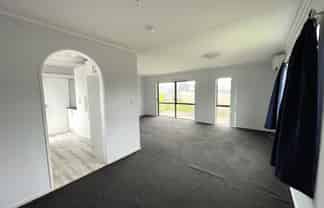 76 Shifnal Drive, Randwick Park
