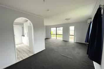 76 Shifnal Drive, Randwick Park